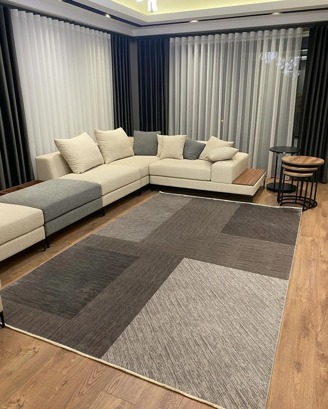 Modern, Yüksek Kaliteli Salon Halısı ISTANA  IS02A