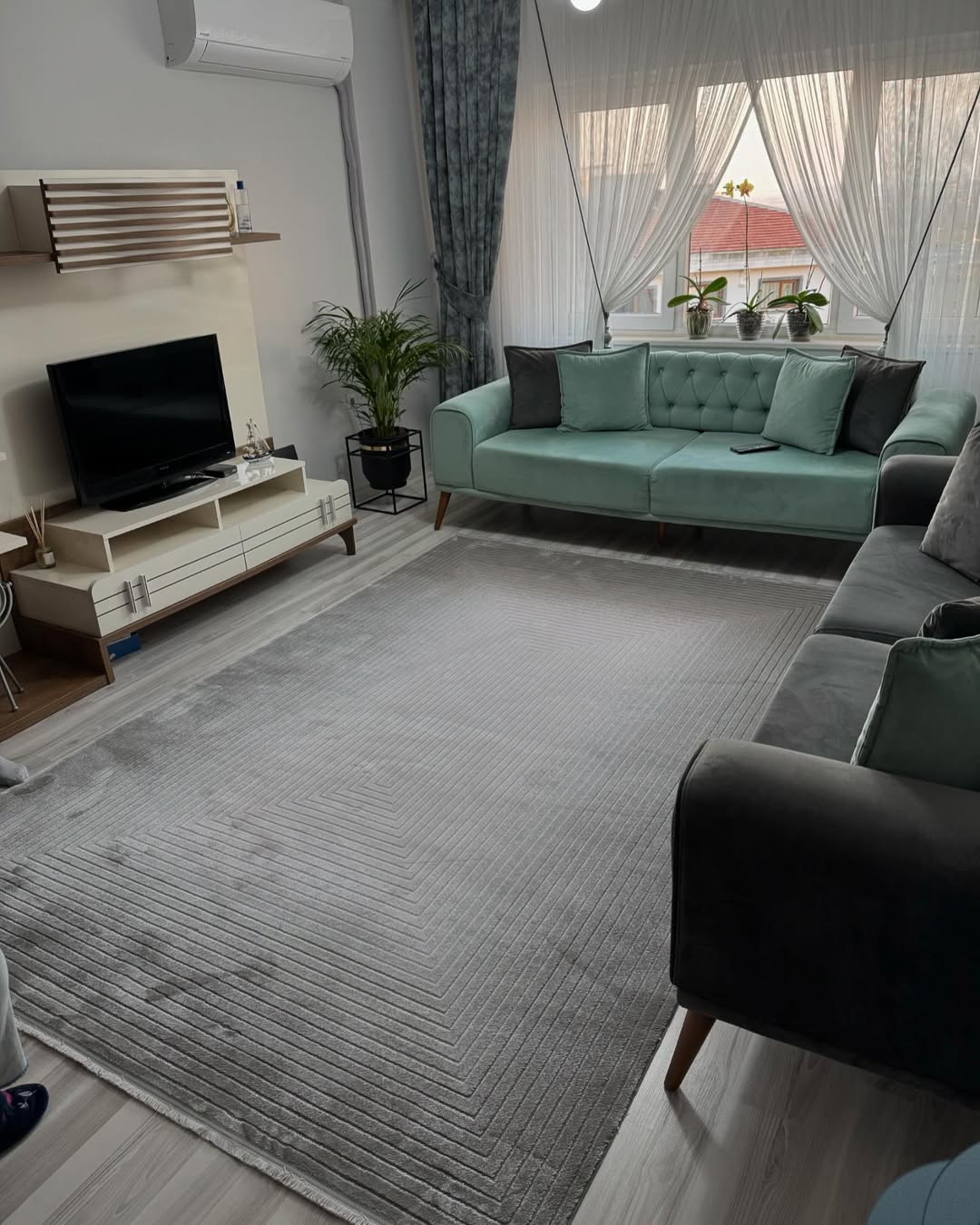 Modern ve Klasik Desenli Salon Halısı ROSADA RS09A