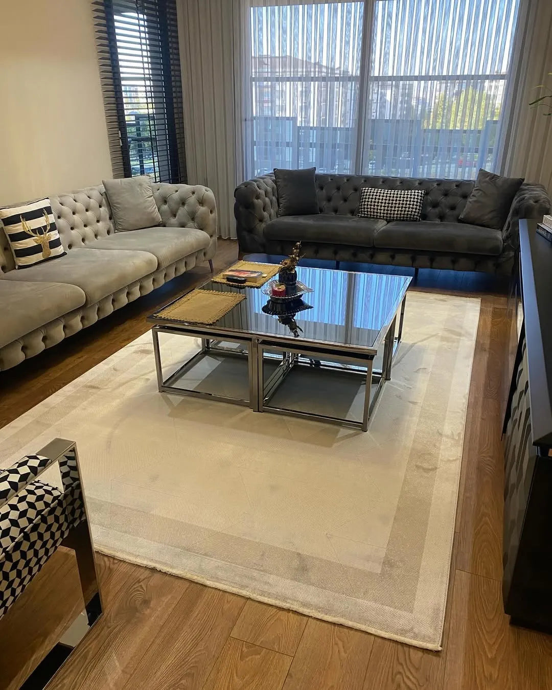 Modern, Yüksek Kaliteli Salon Halısı ISTANA IS03B